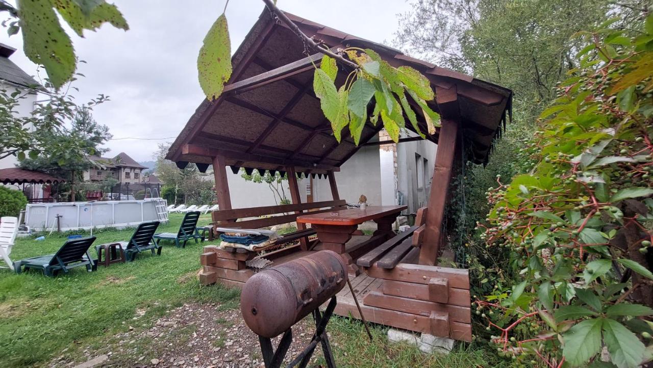 Ukrainochka Hotel Slavske Exterior photo