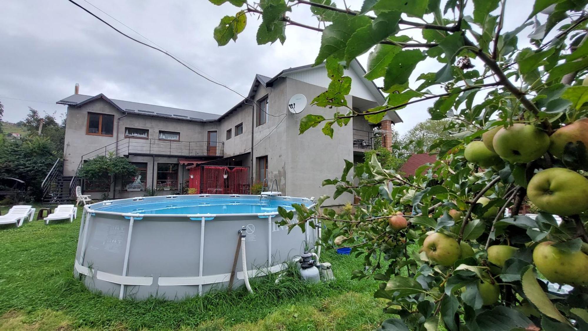 Ukrainochka Hotel Slavske Exterior photo