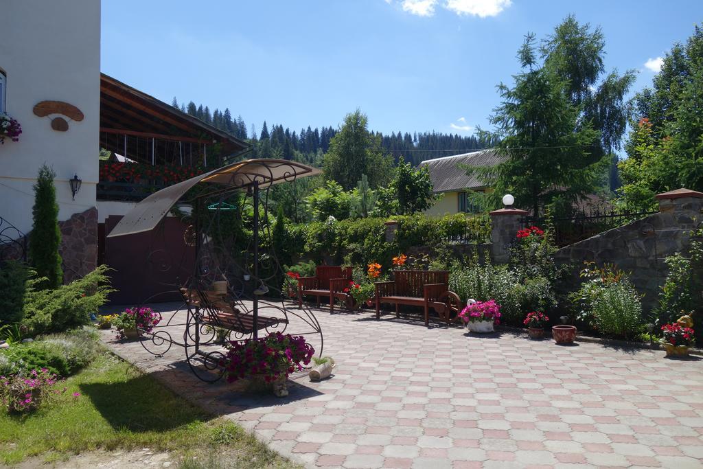 Ukrainochka Hotel Slavske Exterior photo